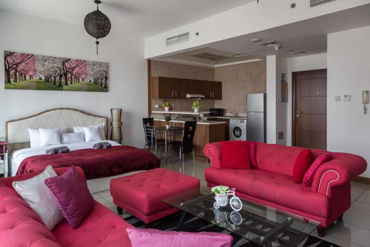 Higuests - Stylish Near Harbor Apartment Dubai