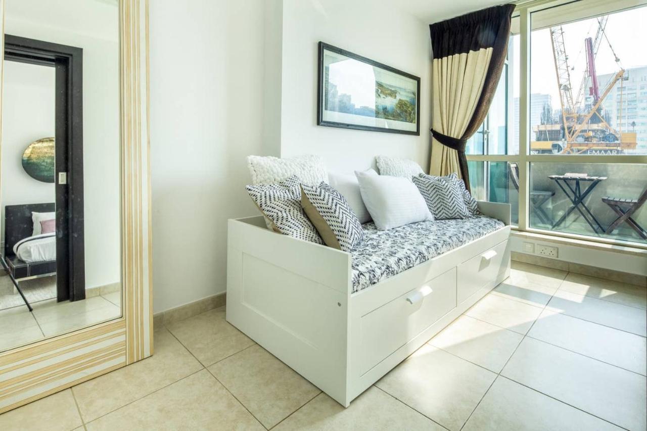 Frank Porter - Al Majara 2 Apartment *