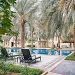 Higuests - Spacious Apt With Private Balcony In Old Town