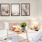 Calm Studio At Sky Gardens Difc By Deluxe Holiday Homes