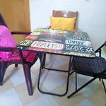 Bright Sunshine Holiday Home Shared Apartments