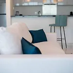 Blue Dream Apartment With Harbour View In Marina