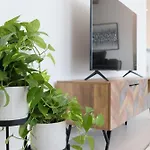 Higuests - Spacious Apt Near Zabeel Park With Panoramic Views