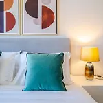 Charming Two Bedroom In Madinat Jumeirah Living