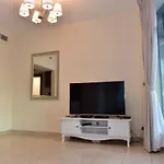 1 Bedroom Apartment In Dubai Marina & Jbr