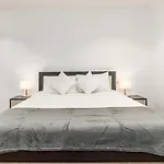 6 Bedrooms Beach Villa In The Main Jbr Beach Walk