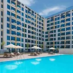 Lovely Studio Apartment In Dubai With Many Amenities