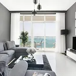 Best Views In Dubai From The Gorgeous Apartment