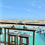 Luxury On The Palm With Marina View Balcony