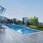 Lusso Hometels J One Business Bay