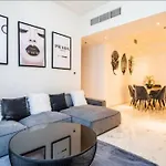 Amna Tower With A Beautiful View And A Chic Style