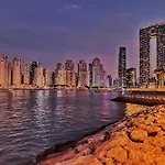 Seaview Beach Hostel Jbr - Walk To Beach - Gym - Pool - Metro Station