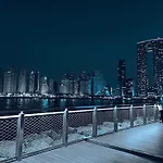 Seaview Beach Hostel Jbr - Walk To Beach - Gym - Pool - Metro Station
