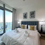 Luxury 2 Bedroom Apartment With Full Marina View And City Skyline