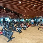 Heaven Crest Vacation Homes Business Bay Canal View - Luxury 2 Bedroom Suite With Free Parking, Wi-Fi, Gym And Pool