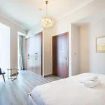 Magnificent Luxurious 2 Bedroom With City Skyline & Sea View