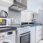 Staycae Holiday Homes - Carson Towers