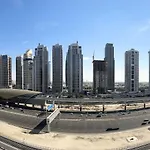 Charming One Bedroom In Marina