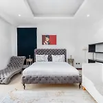 Palm Jumeirah Villa - 4Br - Private Beach - Cityapartmentstay