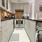 Luxury Large Studio In The Heart Of Dubai Close To Dubai Mall And Burj Khalifa