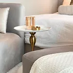 Luxury Large Studio In The Heart Of Dubai Close To Dubai Mall And Burj Khalifa