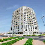 Cozy And Contemporary Studio In Dubailand