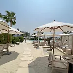 Signature Studio At Seven Palm
