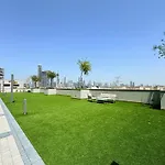 Beautiful Apartment Close To Burj Khalifa