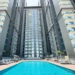 Beautiful Apartment Close To Burj Khalifa