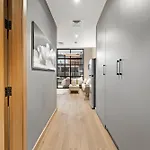Luxury London Style Studio-Loci Residences