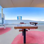 Cozy 1Br With Balcony & Views In Azizi Fawad