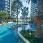 Stunning 2Br Apt With Spa, Pool, Gym, Playground