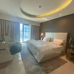 Stunning 2Br Apt With Spa, Pool, Gym, Playground