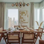 La Vie, Jbr