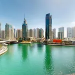 Luxurious Apartment With Marina Views