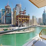 Luxurious Apartment With Marina Views