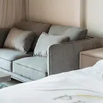 Chic Dubai Studio In Discovery Gardens