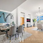 Lux - The Shoreline Penthouse Suite