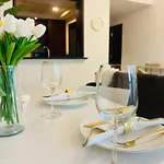Luxury One Bedroom Apartment With Fountain View Opposite Dubai Mall