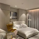 Studio Apartment With Stunning Marina And Dubai Eye View