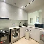 1 Bed Retreat- Rbe Vacation Homes-Binghatti Luna