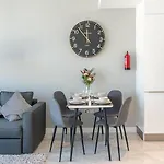 Stylish 1Br Apartment With Skyline Views In Business Bay 10 Mins To Burj Khalifa