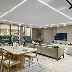 Chic Studio With Balcony At Westwood Grande