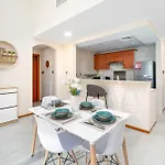 Perfect Marina Stay - Ideal For Great Holidays