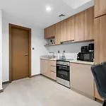 New Big Layout 5 Min From Burj Khalifa Dubai Mall