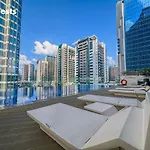 Higuests - Elegant Studio Retreat In Business Bay
