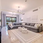 Stylish 2 Bedroom Apartment With Maid Room I Fairmont South Residence I Palm Jumeirah