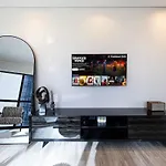 Burj Khalifa View - Amazing Oasis Pool - 1400 Sqft