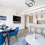 Modern Style 1 Bedroom Near Marina Mall And Metro