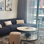 Ashri Luxe Apt, With Dubai Frame Only 5 Mins Downtown Dubai Near Metro